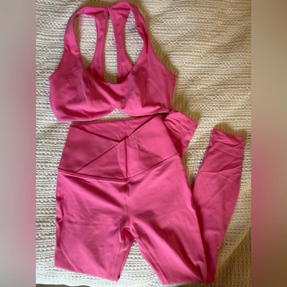 WISKII Vibrant Pink Leggings + Bra Set - Picture 3 of 8
